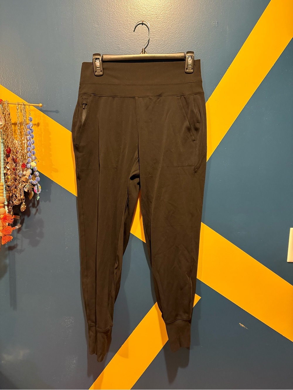 Athleta Black High Rise Jogger Pants GUC